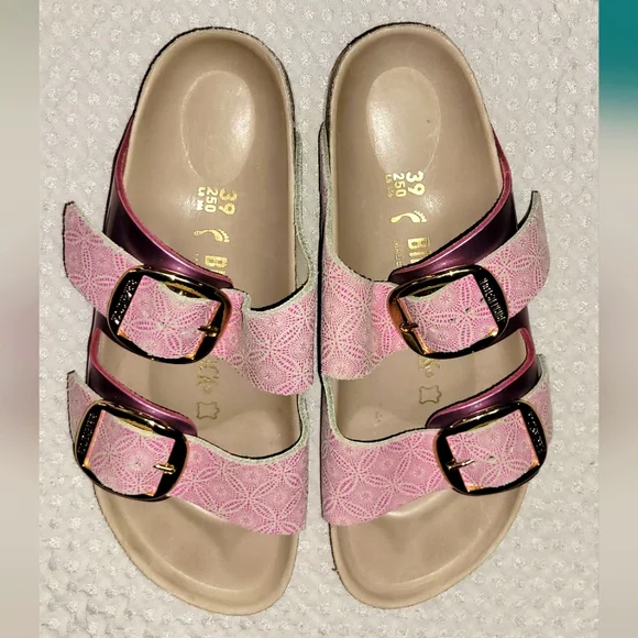 Almost New! Birkenstock Sandals - Picture 3 of 7